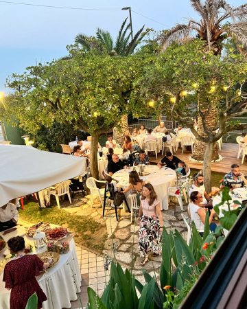 Cena marchigiana in giardino